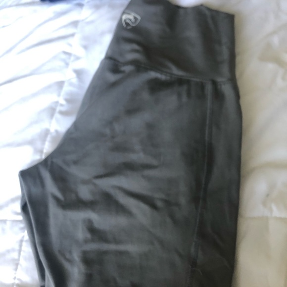 Alphalete leggings - Picture 4 of 5